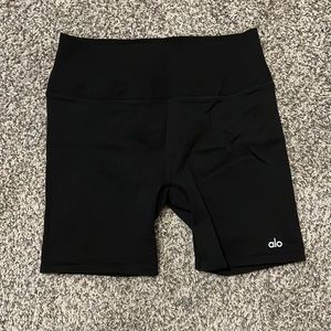 Alo Seamless Ribbed Favorite Short